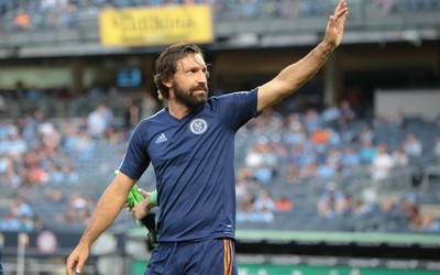 江南电竞精华-佩洛娃这球进得对方门将没反应