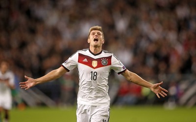 江南电竞评论-孔德长途奔袭连过三人